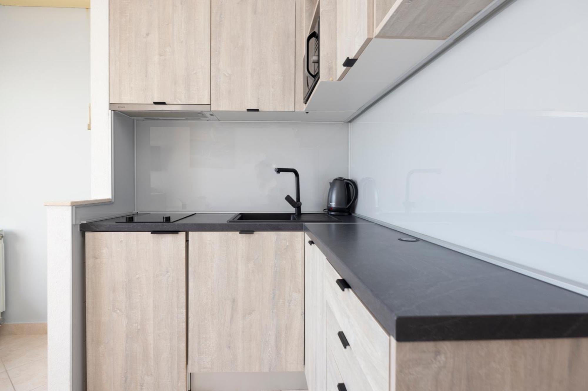 Apartmans Lale Brela Eksteriør bilde